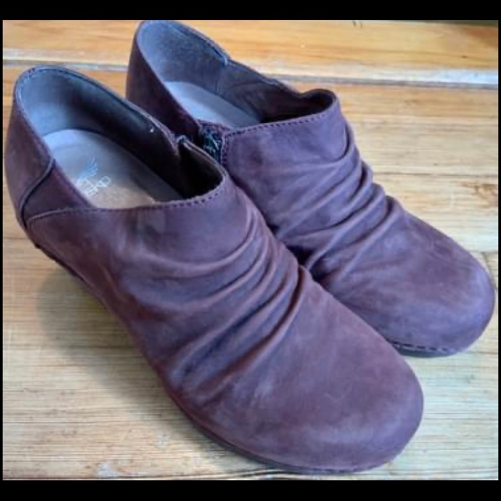 Dansko Sheena wedge bootie.  Raisin. 39 - 8.5